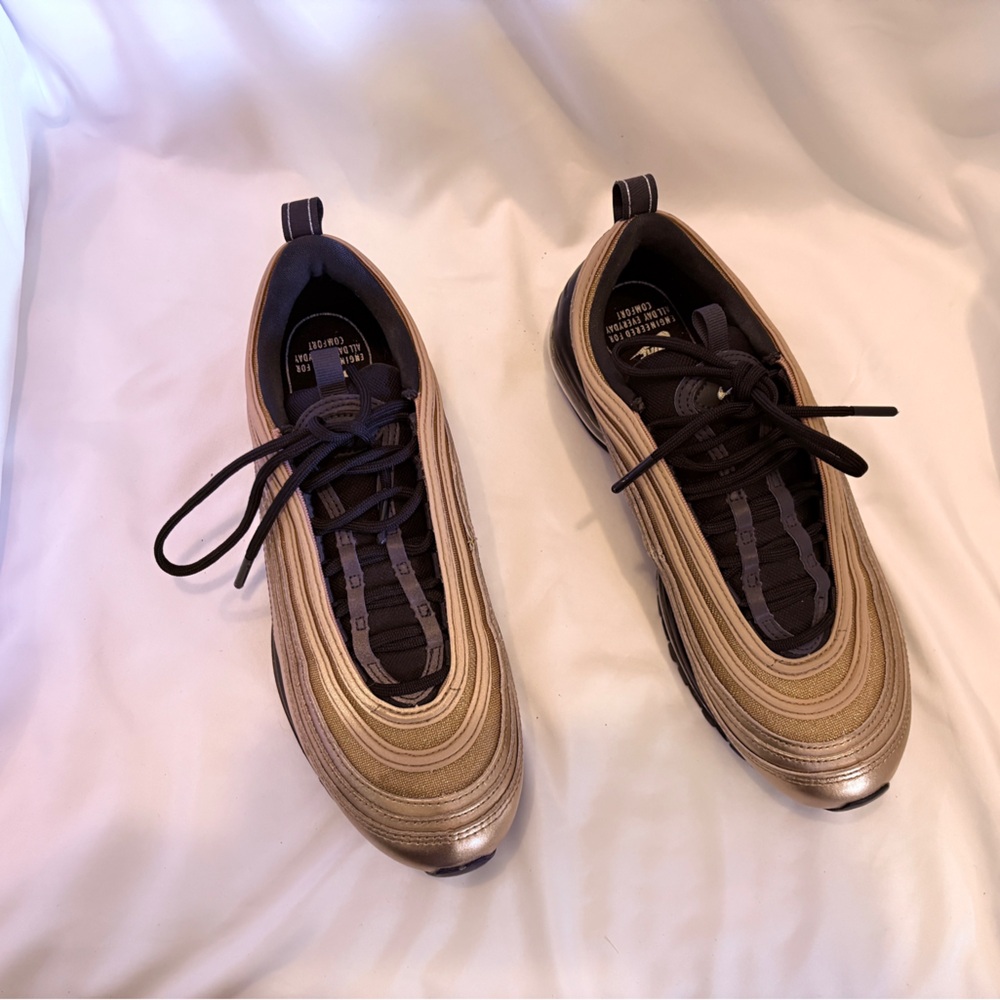 Nike Airmax 97‎ Women's Metallic Gold and Black Sneakers Size 7.5